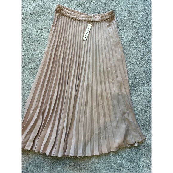 NWT Xirena "Sienna" Pink Pleated Skirt, size XS, $225 - Picture 4 of 8